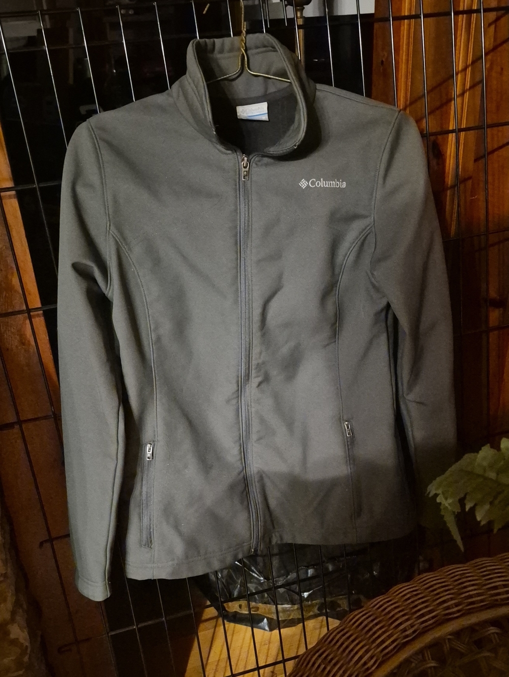 Columbia Women's Charcoal Gray Full-Zip Utility Softshell Jacket